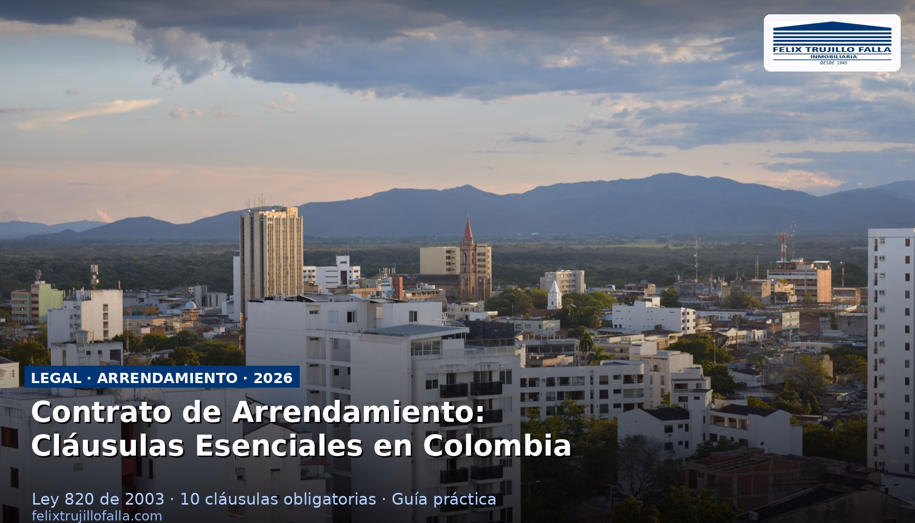 Documento de contrato de arrendamiento sobre escritorio con pluma y llaves de casa en Neiva Colombia